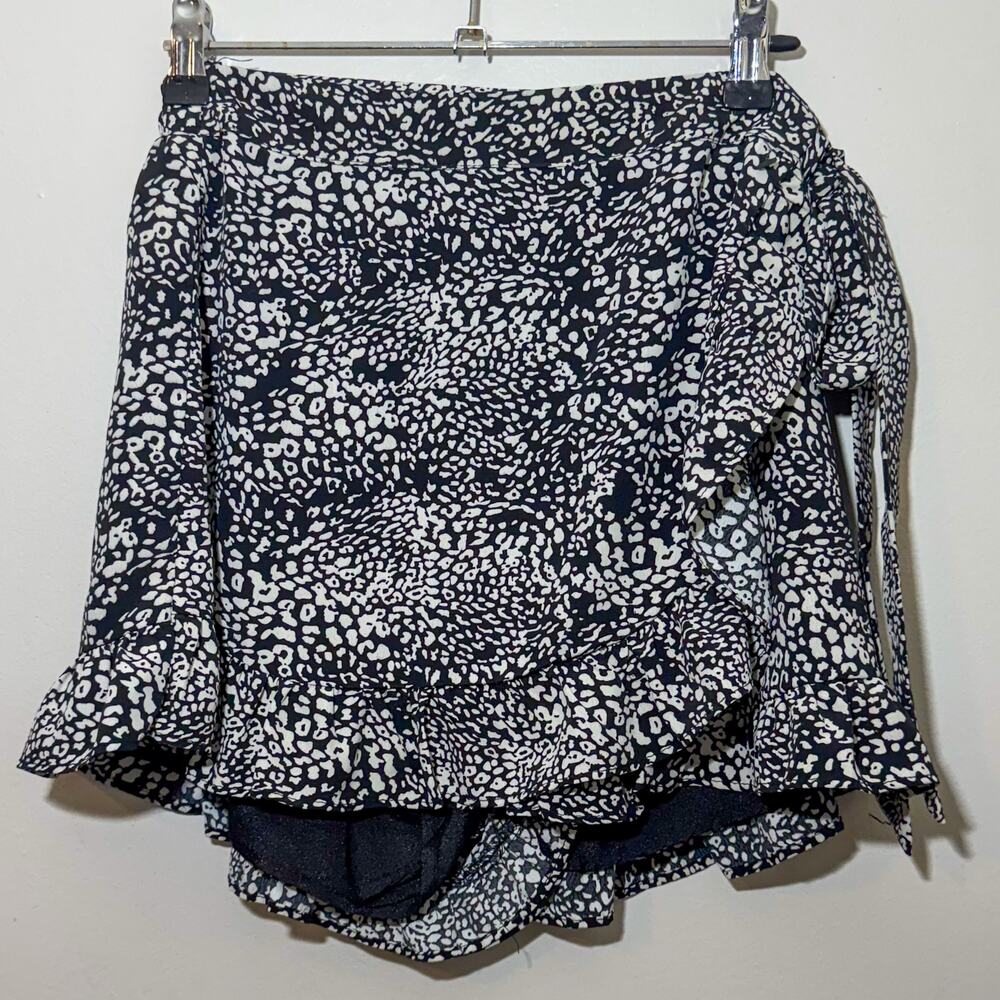 DO+BE Leopard Print Ruffle Skort Small Black Cream Animal Print Wrap Front SMall